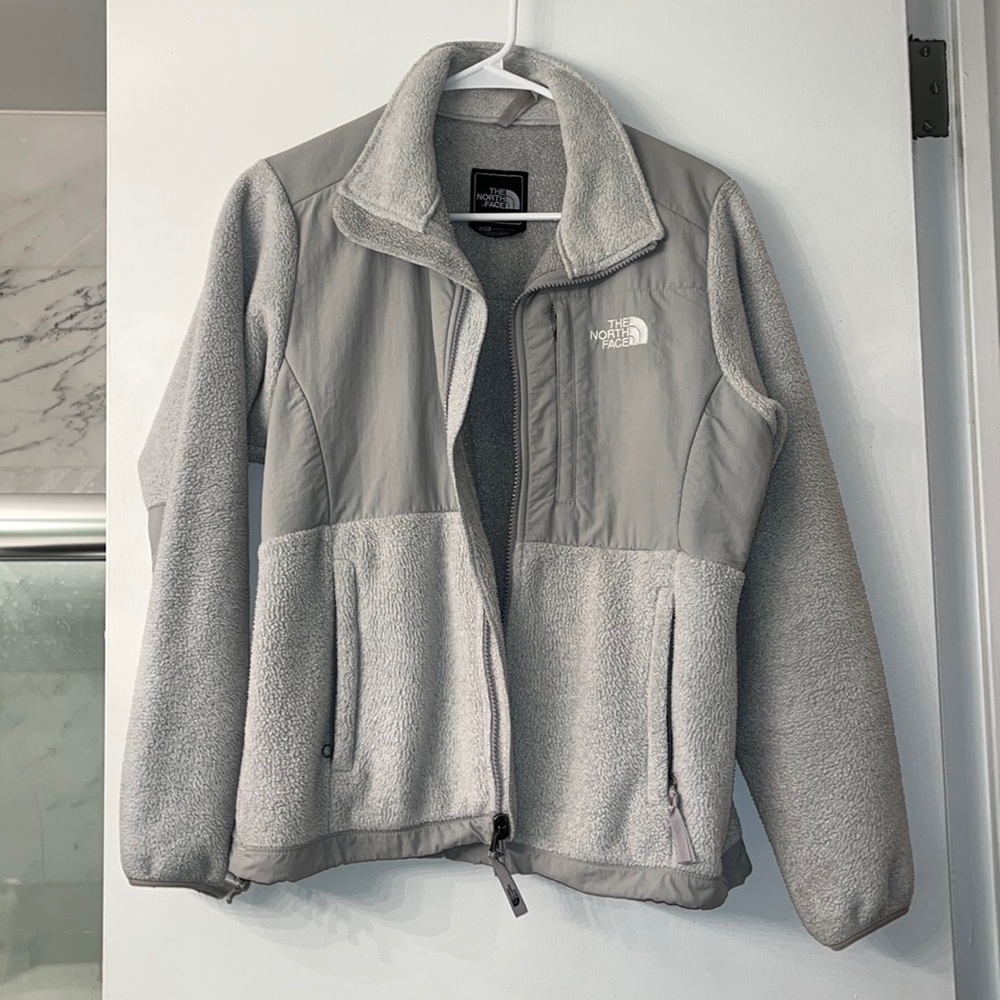 Women’s North Face Denali jacket